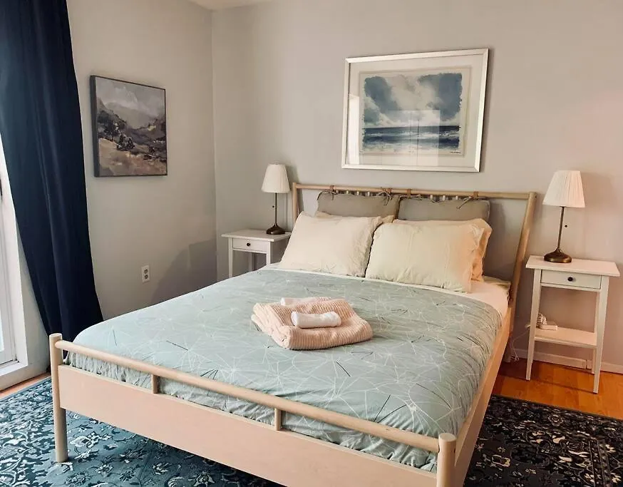 Charming 2-Bdrm Apt #4 With Balcony Halifax Canadá