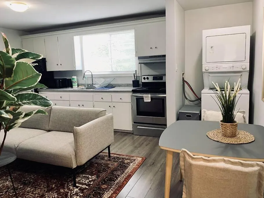 Charming 2-Bdrm Apt #4 With Balcony Halifax