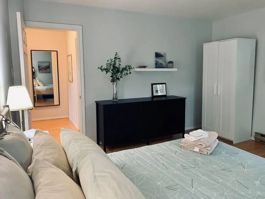 Apartment Charming 2-Bdrm Apt #4 With Balcony Halifax