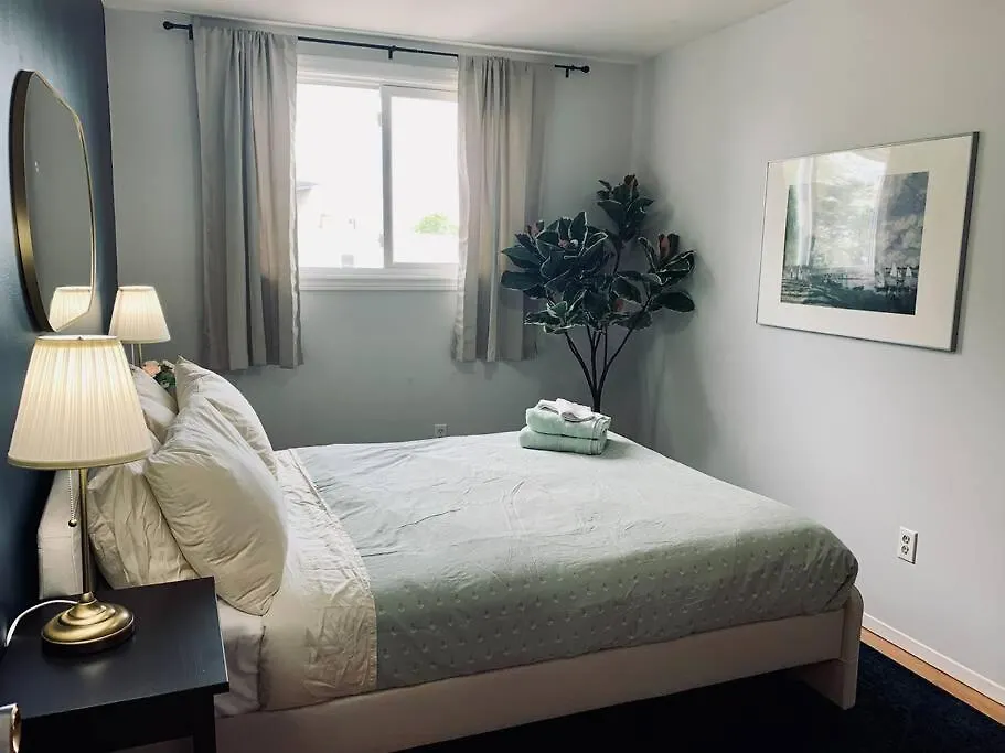 Charming 2-Bdrm Apt #4 With Balcony Halifax