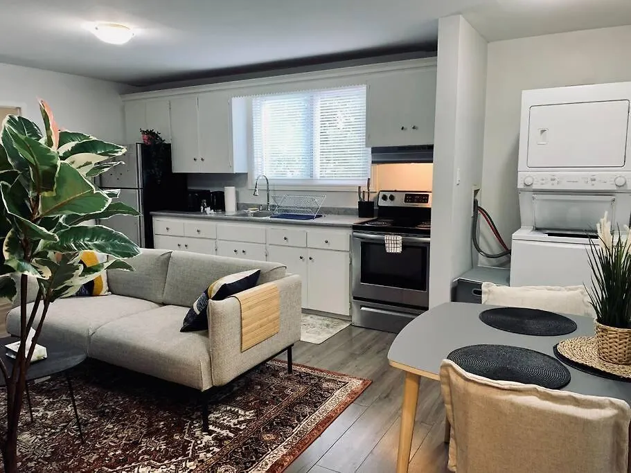 Apartment Charming 2-Bdrm Apt #4 With Balcony Halifax